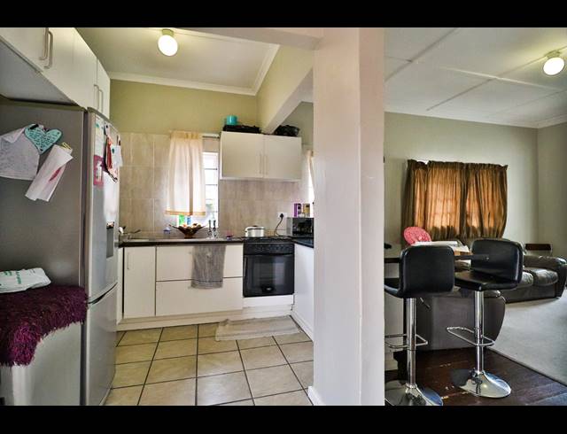 2 BEDROOM APARTMENT FOR SALE IN GQEBERHA CENTRAL